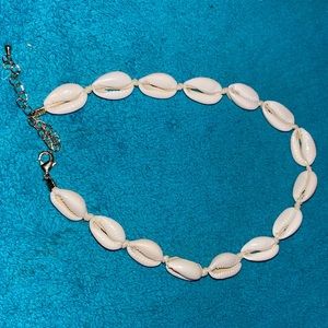 cowrie choker